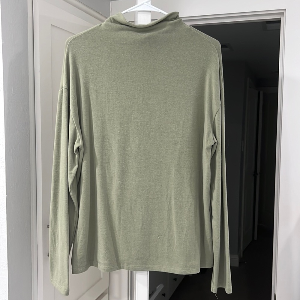 Aritzia Wilfred Free Sweater